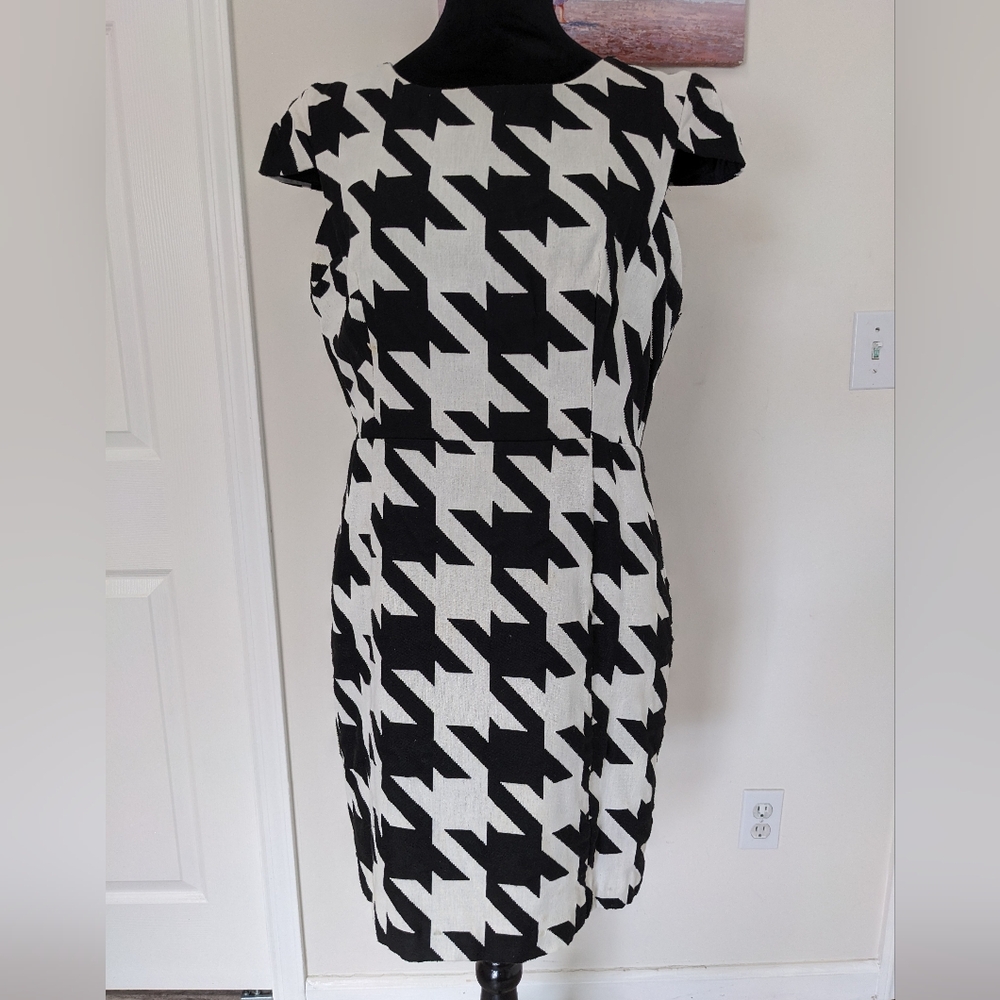 "Next" black&cream Houndstooth mini dress.